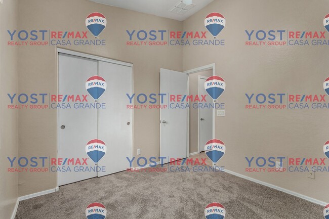 Building Photo - Charming home in McCartney Center!