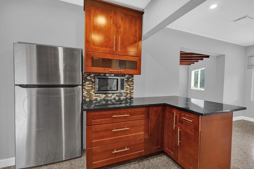 Building Photo - 1101 SW 8th Ter