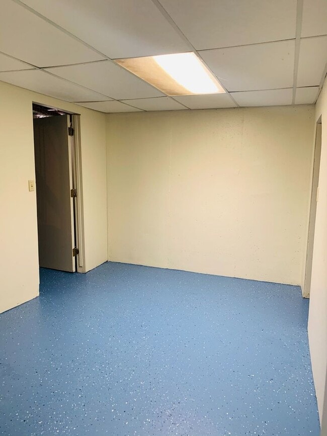 Building Photo - Gorgeous 3 Bedroom Single Family Home!