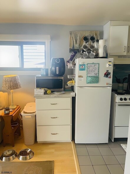 Building Photo - 9401 Pacific Ave