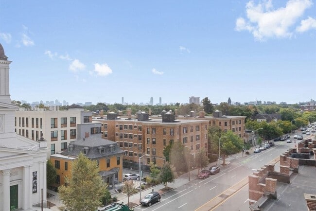 Building Photo - 3 Arlington St