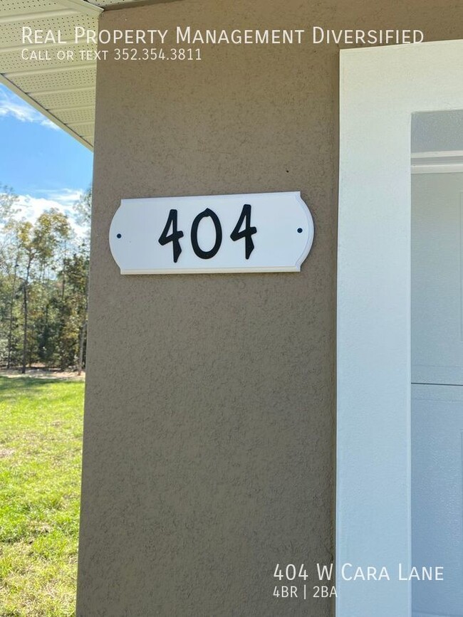 Building Photo - 404 W Cara Ln