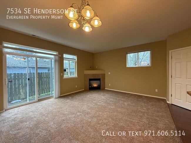 Building Photo - 7534 SE Henderson St