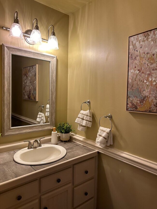 Building Photo - Beautiful Goose Creek Oasis