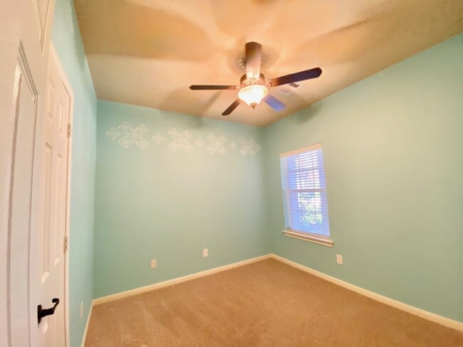 Building Photo - 24823 Dutton Point Dr