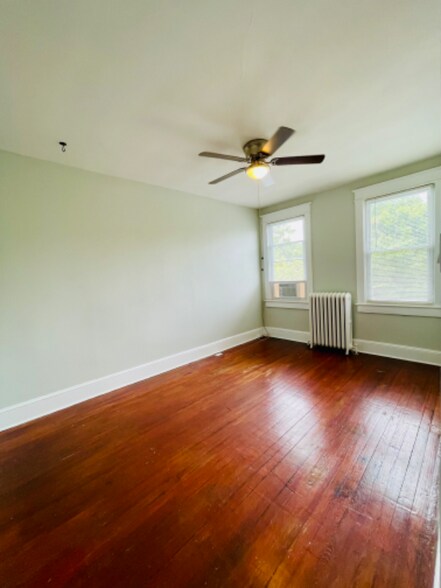Building Photo - 341 Bryant St NE