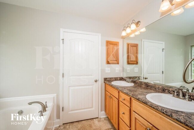 Building Photo - 281 Crisfield Cir