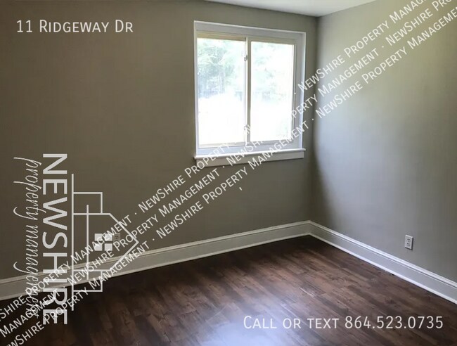 Building Photo - 11 Ridgeway Dr