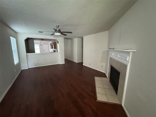 Building Photo - 16942 Reston Glen Ln
