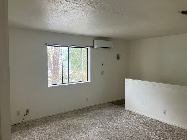 Minisplit H/A - 434 S Shepherd St