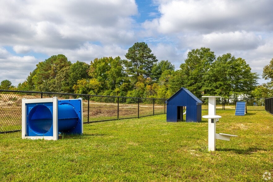 Building Photo - 23033 Meadow Wood Ct