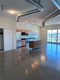 Building Photo - Stunning Luxury Loft in the Downtown Arts ...