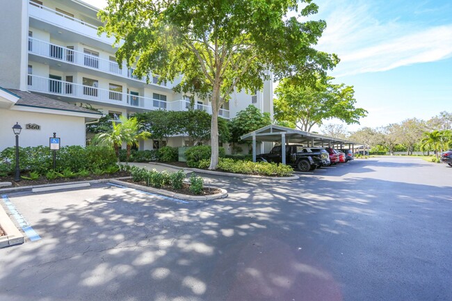Building Photo - Live the Naples Lifestyle – Elegant 2BR/2B...