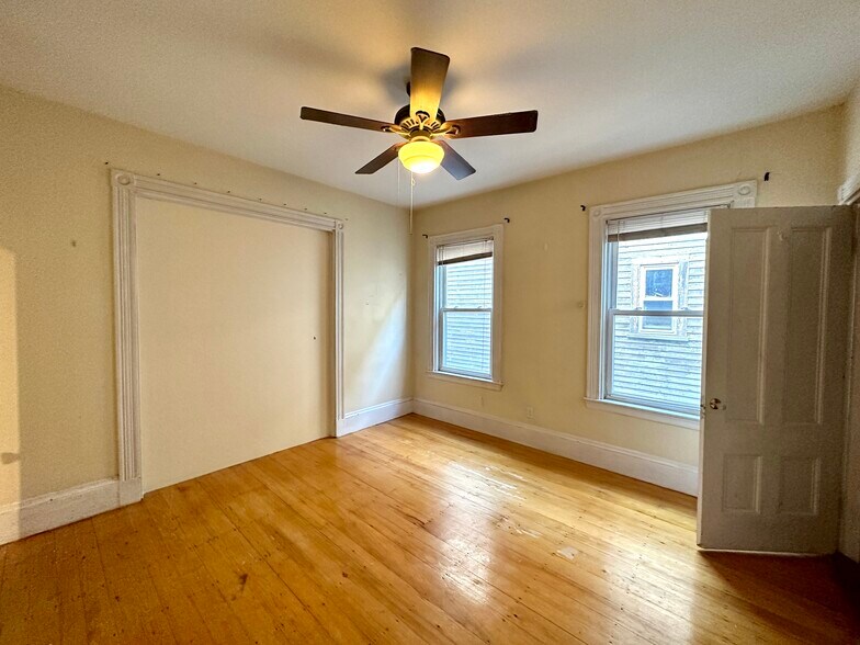 Building Photo - 5 Sachem St