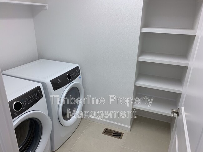 Building Photo - 811 Marine Corps Dr