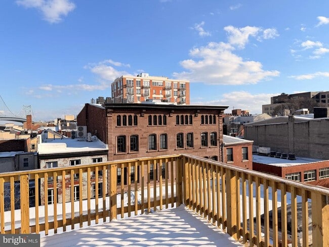 Building Photo - 136 N 3rd St