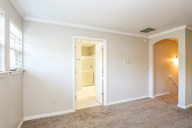 Building Photo - 2008 Greenhill Pass