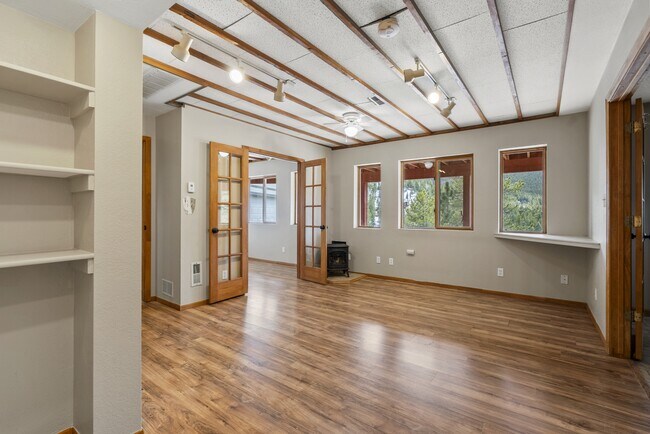 Building Photo - 8892 Martin Ln