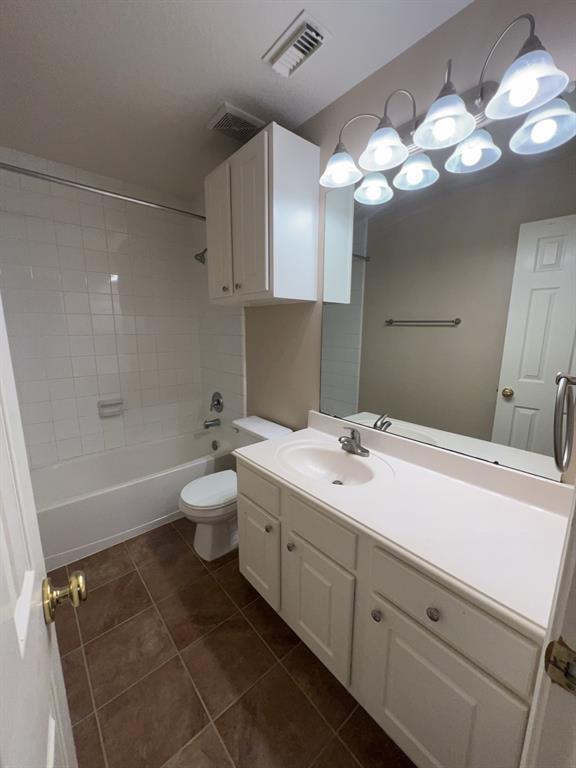 Building Photo - 2407 Daneswood Ct
