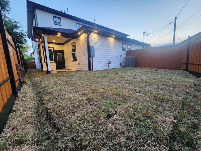 Building Photo - 1313 Gary Ave