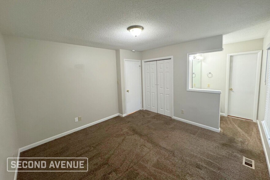 Building Photo - 200 Eppingdale Dr