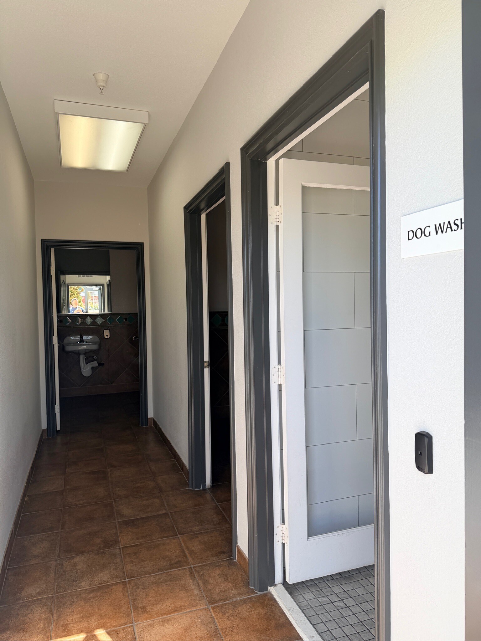 Jacuzzi Bathroom - 3950 Ohio St