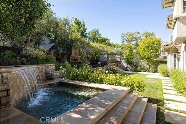Building Photo - 23 Gleneagles Dr