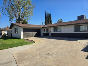 Building Photo - 3801 Bianchi Way