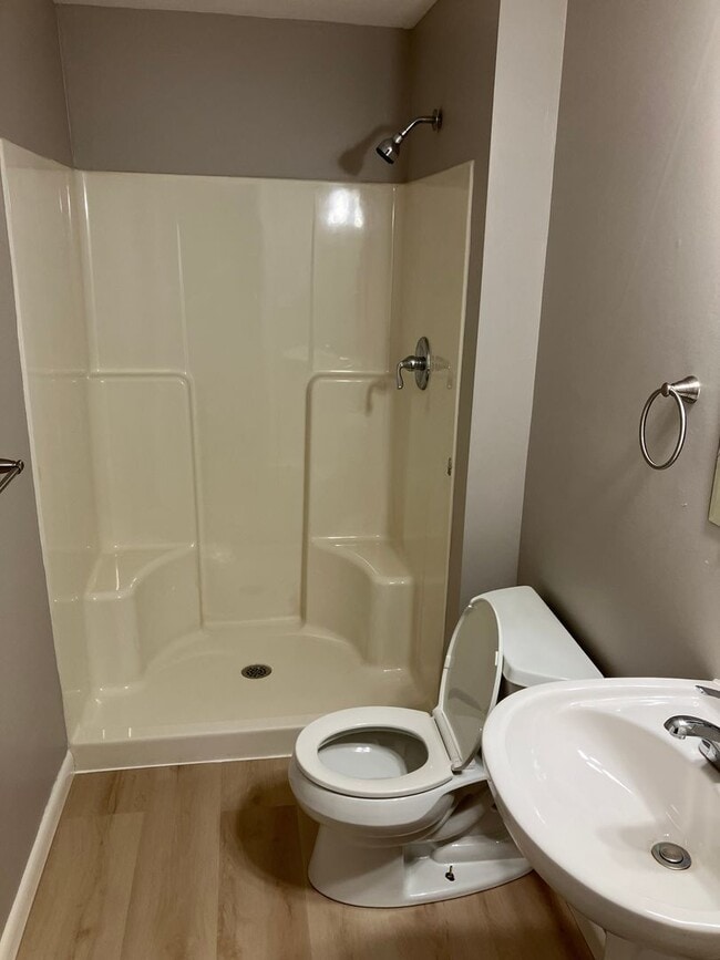 Building Photo - Clay/Cicero area 3 bedroom, 2 bath spit level ranch