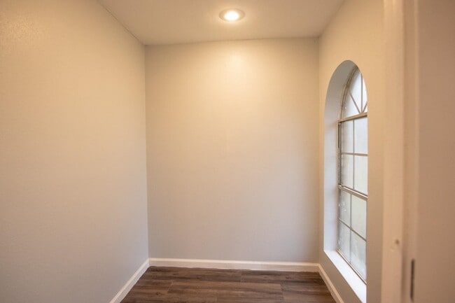 Building Photo - 3306 Timberlane Cir