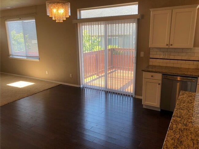 Building Photo - 2350 NW Hazelwood Ave