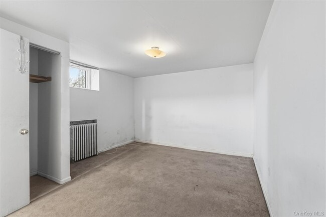 Building Photo - 11 Oakdale Manor