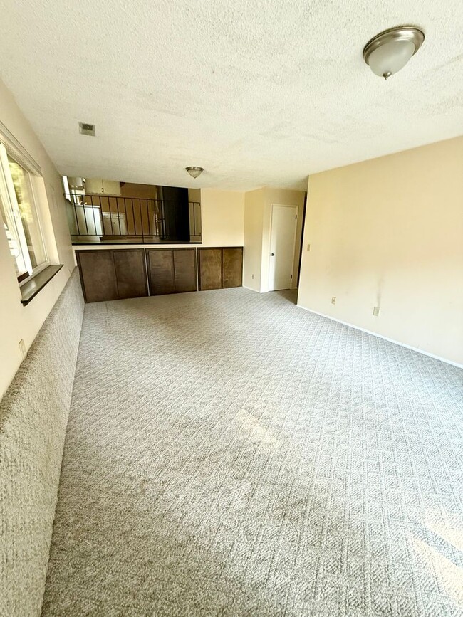 Building Photo - Silverdale Area Home.