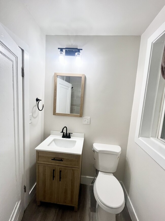 Building Photo - 4134 W 24th Pl