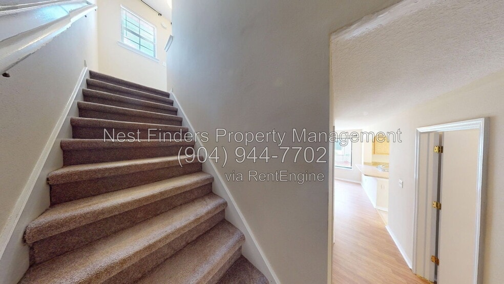 Building Photo - 315 Redwood Ln