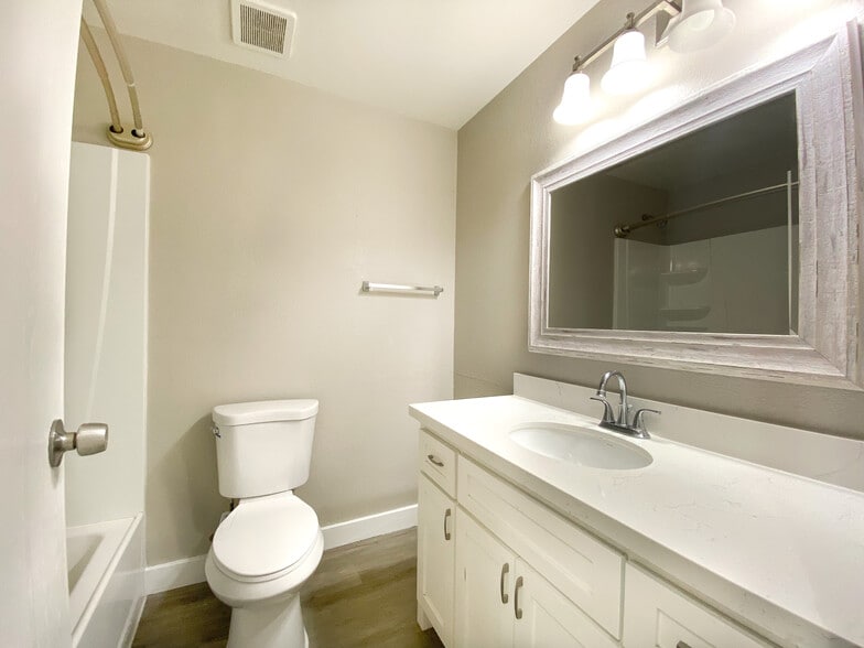 Building Photo - 134 Morton Dr