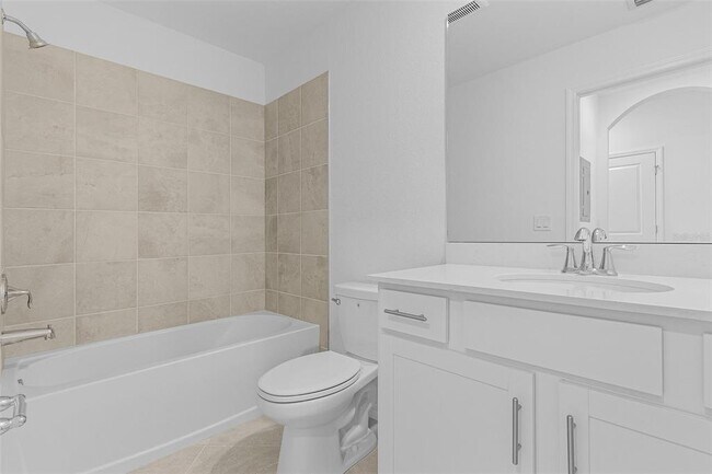 Building Photo - 14211 Heritage Landing Blvd