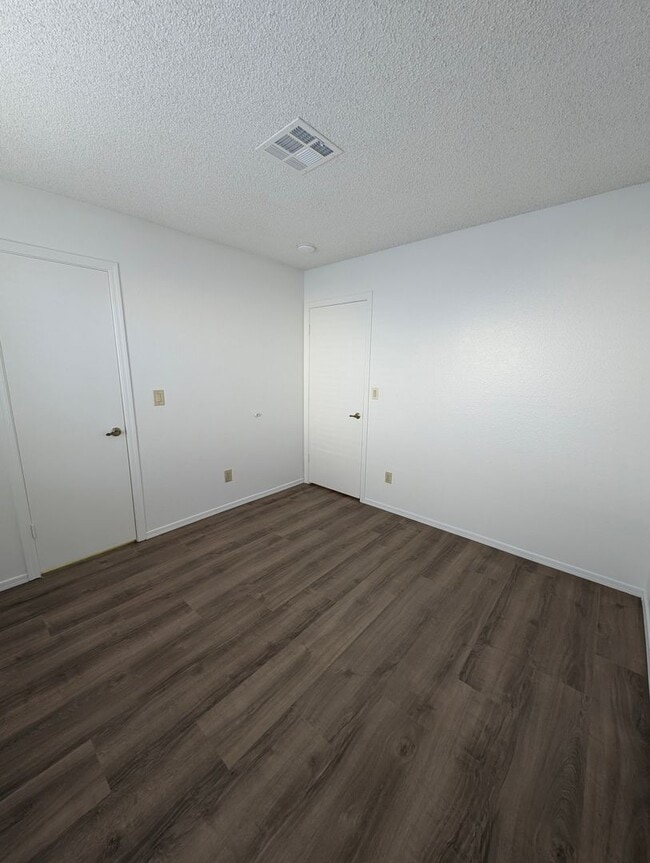Building Photo - AVAILABLE NOW IN KYRENE AREA OF CHANDLER!!!
