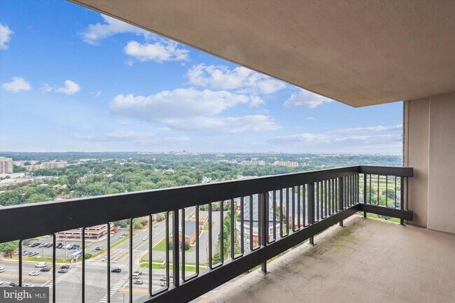 Building Photo - 3701 S George Mason Dr