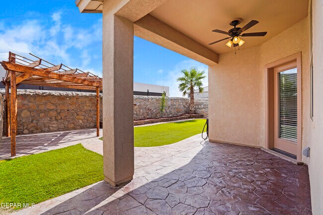Building Photo - 12776 Runway Ave
