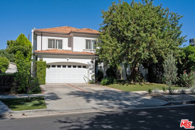 Building Photo - 4544 Tobias Ave