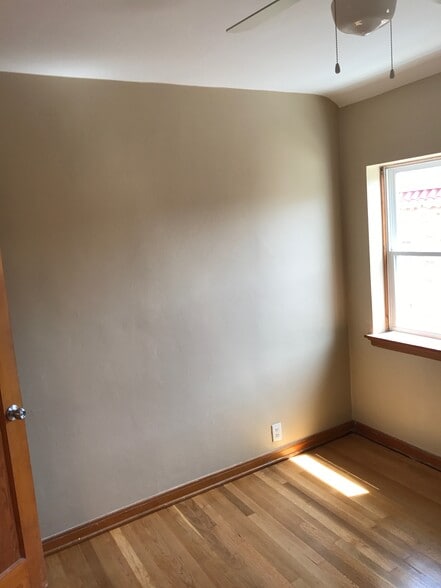 Building Photo - 2571 N Wauwatosa Ave