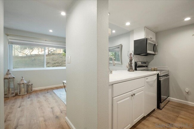 Building Photo - 5736 Lauretta St