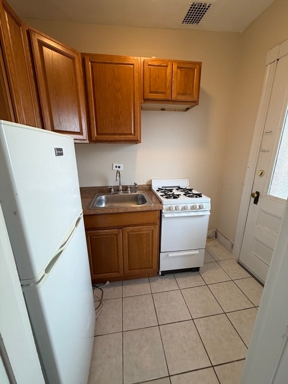 Building Photo - 15 Lynde St