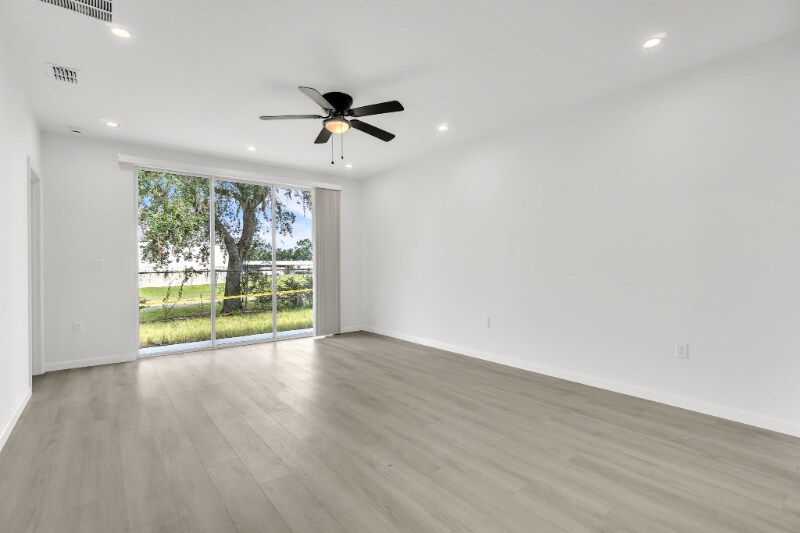 Building Photo - 1006 Stinson St