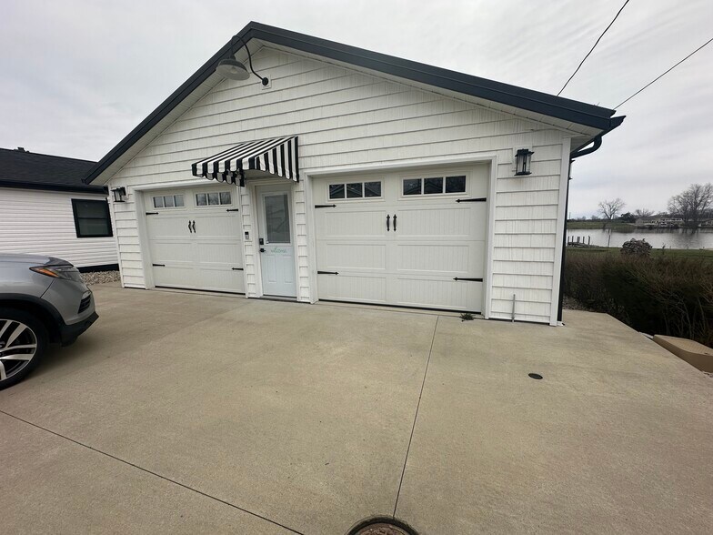 Building Photo - 7712 Walnut St