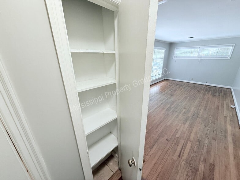 Building Photo - 509 S 18th St