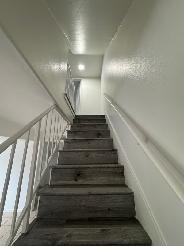 Building Photo - 13012 Riverside Dr