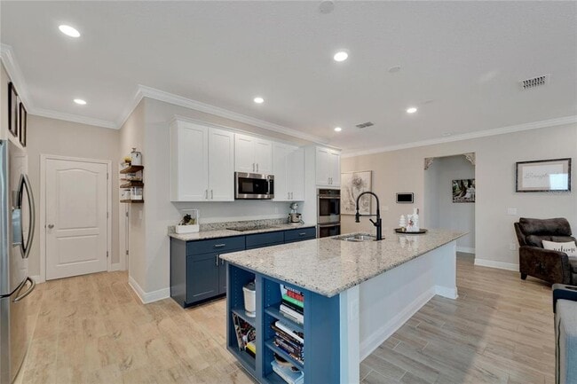 Building Photo - 3518 77 Ct E