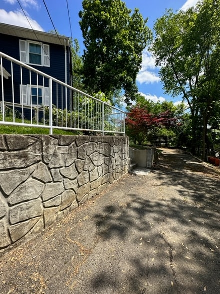 Building Photo - 6021 Park Pl